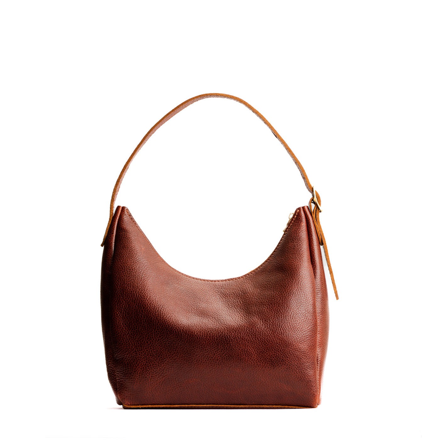 Nutmeg*Medium | U-shaped, flat-bottomed leather shoulder bag with adjustable strap